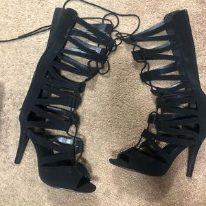 8.5 knee high black suede gladiator sandal tie up